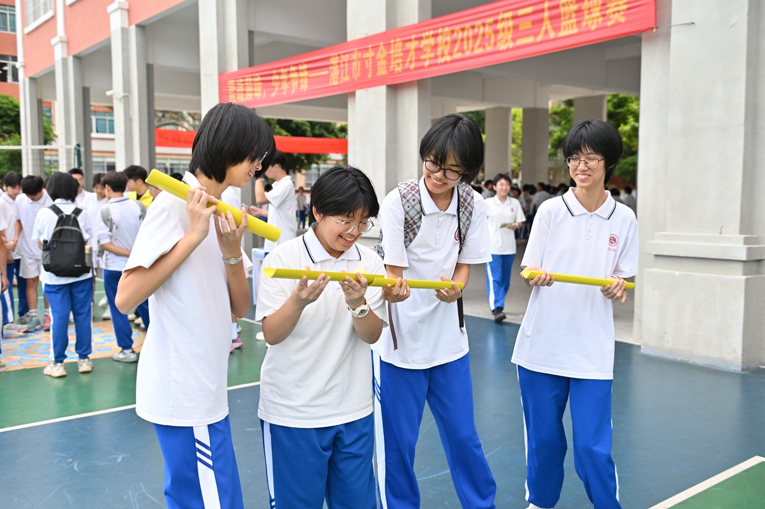 1780299370693381.jpg 同心传递,笑迎中考.jpg