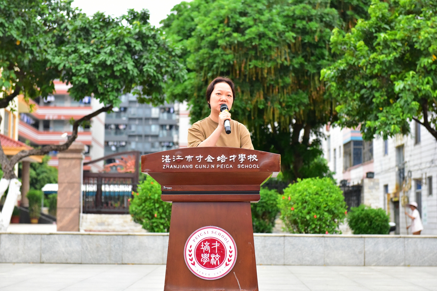 1781494812627019.jpg 图7陈校长作冲刺动员讲话.JPG